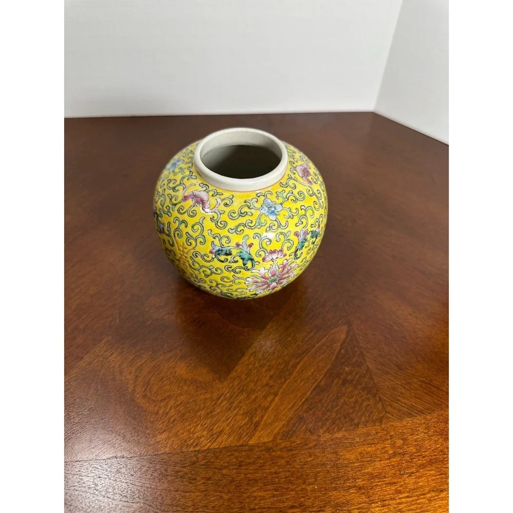 Chinese Porcelain Vase Yellow Floral Scroll Pattern Hand Painted 4